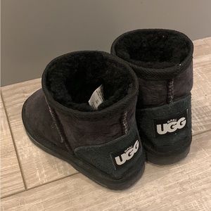 Girl kid size 6 black uggs